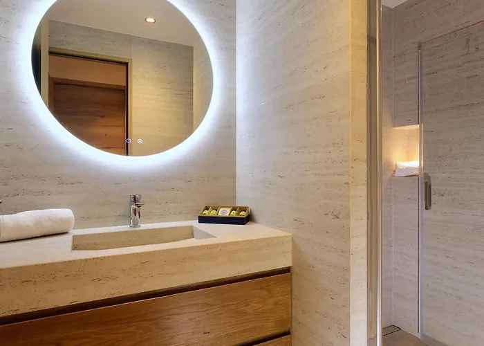 1850 : Elegant Apt. Neuf A 3 Min Des Pistes, Parking Inclus - Fr-1-575-249 *